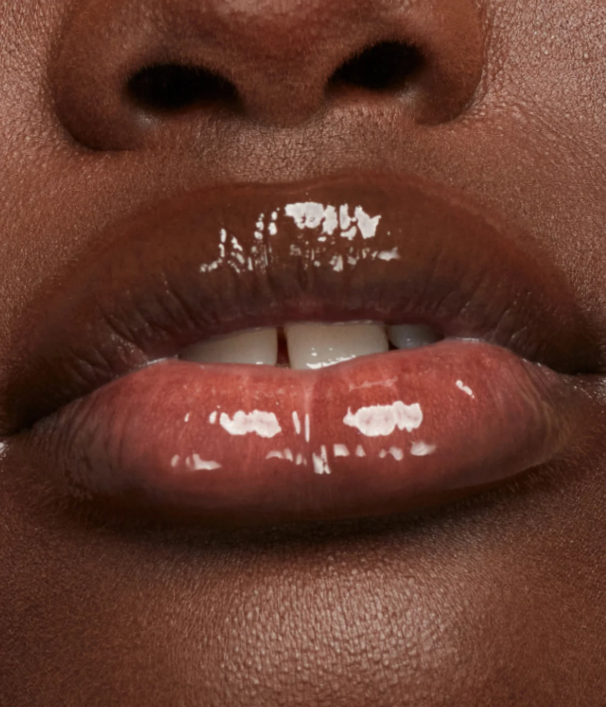 r.e.m. beauty Utmost Importance Plumping Lip Gloss (Claro)